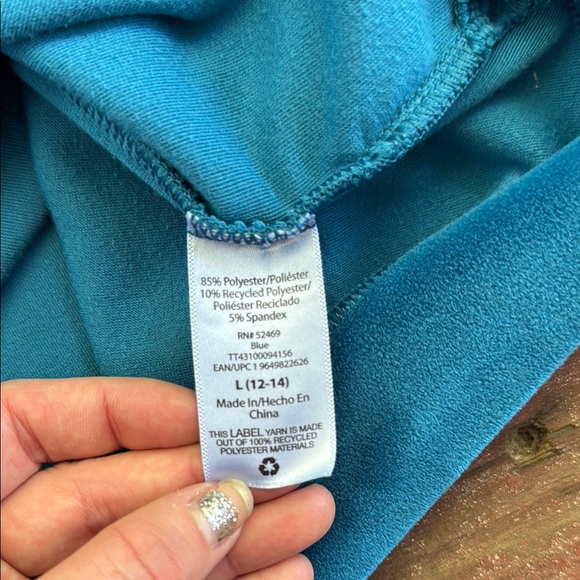 🌻FOR BUNDLES ONLY🌻 Time and Tru Blue Velvet Velour Pajama PJ Top - Picture 3 of 9